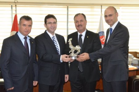 İMKB Başkanı Turhan: Banka kredilerine güvenmeyin