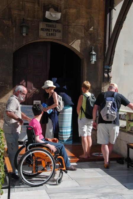 İnanç turizmcileri: Engelli turistlerler de camileri ziyaret edebilmeli