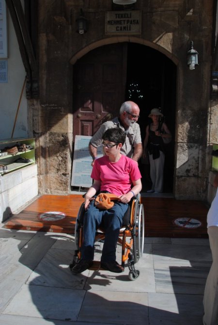 İnanç turizmcileri: Engelli turistlerler de camileri ziyaret edebilmeli