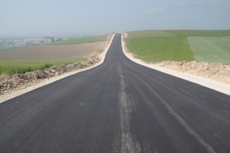 İnegöl Belediyesi taş ocaklarına giden yol asfaltlıyor