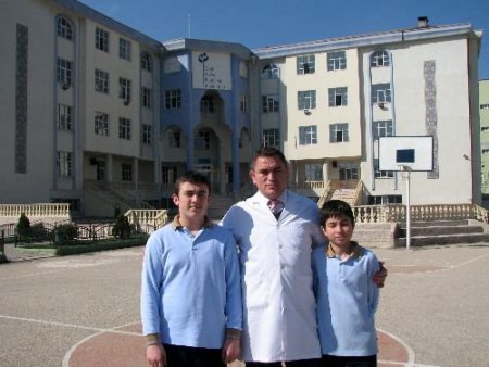 İnegöl Safvet Koleji Bilgisayar Proje Olimpiyatı'nda Bronz Madalya Aldı