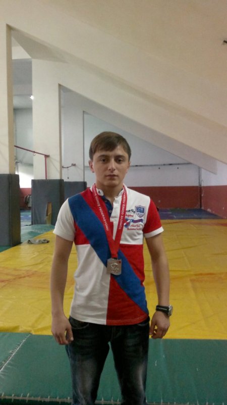 İnegöllü güreşçiler, madalya ile döndü