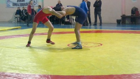 İnegöllü güreşçiler, madalya ile döndü