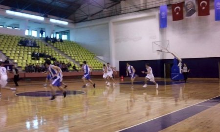İnegölspor basketbolda zirvede