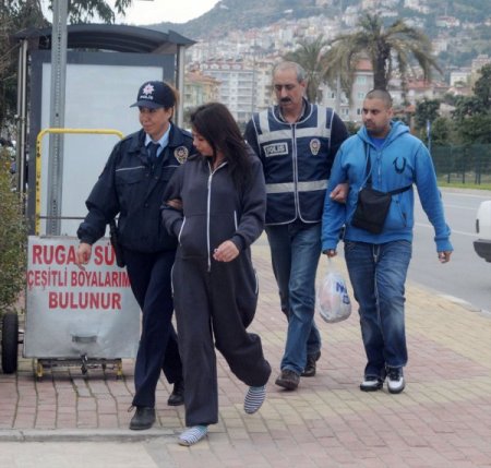 İngiliz Turistler Alanya’ya, Sahte Hindistan Parası Bozdurmak İçin Gelmiş