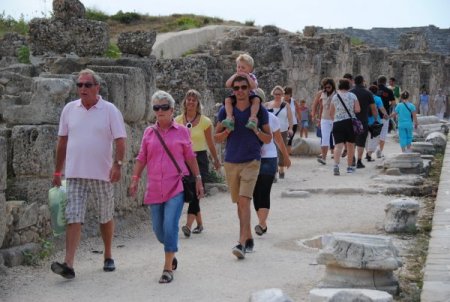 İngilizler tatillerini Muğla'dan sonra ikinci sırada Antalya'da yapıyor