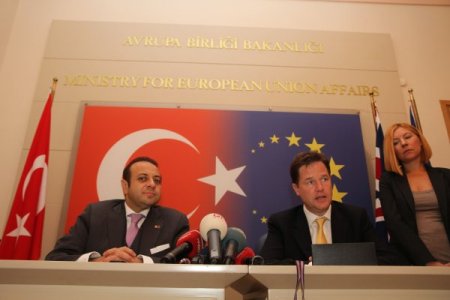 İngiltere Başbakan Yardımcısı Clegg: Türkiye’nin kararını saygıyla karşılıyoruz