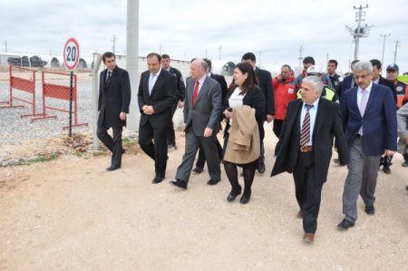 İngiltere Büyükelçisi David Reddaway, çadırkenti gezdi