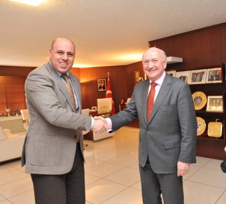 İngiltere Büyükelçisi Reddaway, Ayanoğlu'nu ziyaret etti