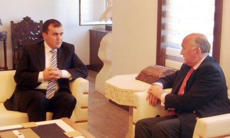 İngiltere Büyükelçisi'nden Mardin'e 'Mor Gabriel Manastırı' ziyareti