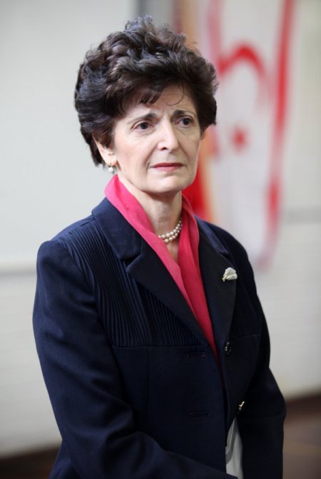 İngiltere Kıbrıs Türk Dernekleri Konseyi'nin ilk kadın başkanı seçildi