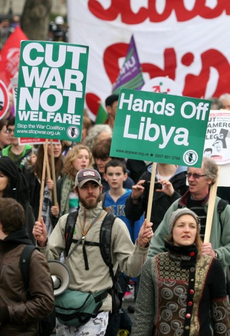 İngiltere'de Libya'ya Destek Gösterisi