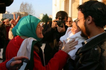 İngiltere'deki Müslümanlar da Suriye'ye el uzattı