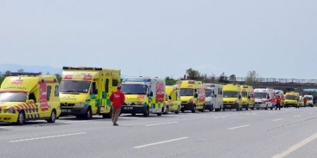 İngiltere’den Suriye’ye ambulans konvoyu