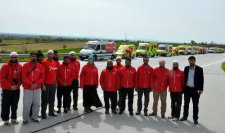 İngiltere’den Suriye’ye ambulans konvoyu