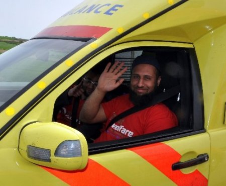 İngiltere’den Suriye’ye ambulans konvoyu