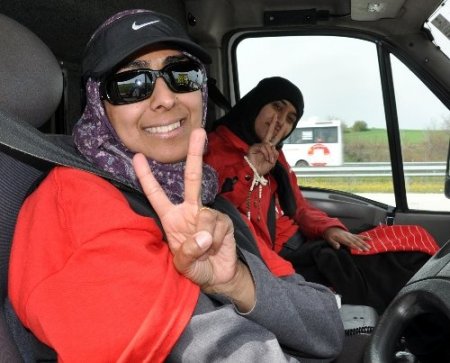 İngiltere’den Suriye’ye ambulans konvoyu