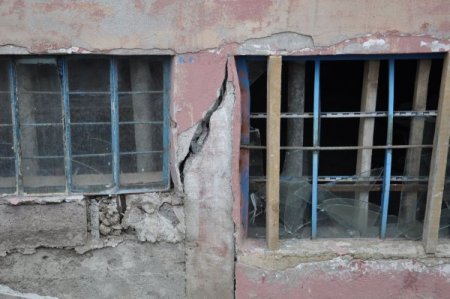 İnşaat çalışması binalara zarar verdi, vatandaşlar tepki gösterdi