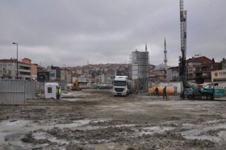 İnşaat çalışması binalara zarar verdi, vatandaşlar tepki gösterdi