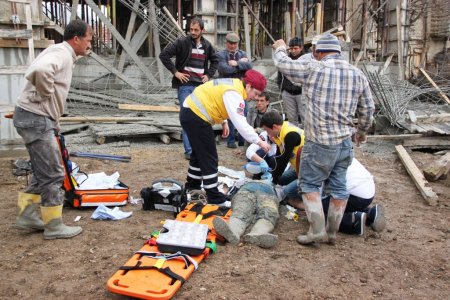 İnşaat çöktü, bir kişi öldü