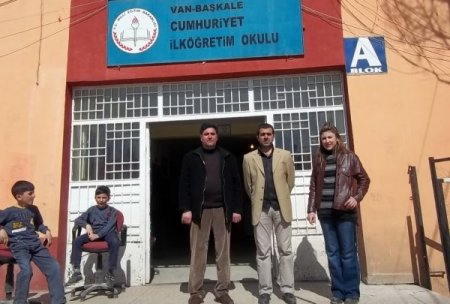 'İnşaat İşçiliği' Kursu Öğrencilerinden İlköğretim Okuluna Bir Derslik