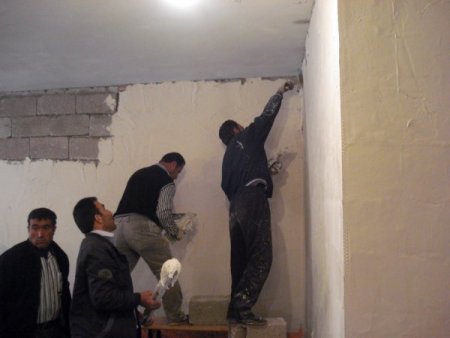 'İnşaat İşçiliği' Kursu Öğrencilerinden İlköğretim Okuluna Bir Derslik
