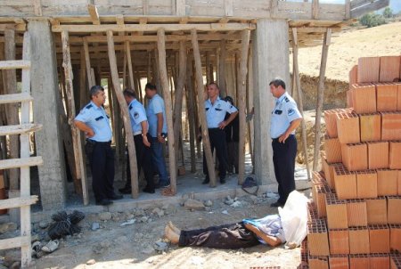 İnşaat işçisi çalışırken öldü