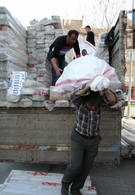 İnşaat Malzemesi Yüklü Kamyondan 80 Bin Paket Kaçak Sigara Çıktı