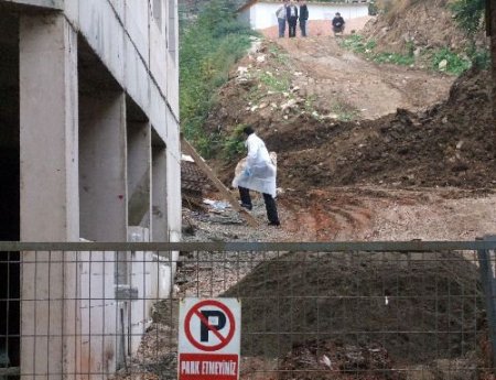 İnşaatta Erkek Cesedi Bulundu