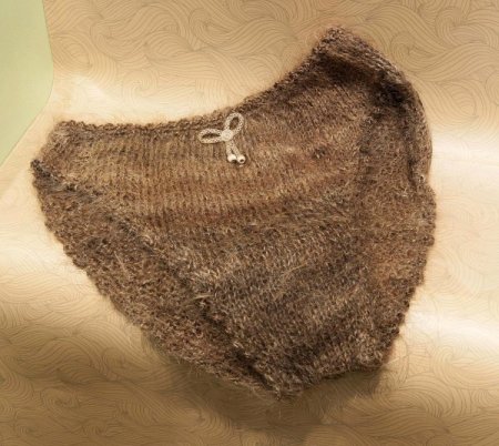 İnsan saçlarından yapılan elbiseler sergide