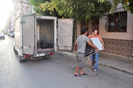 İnternette bit pazarı kuran üniversiteliler, şimdi de nakliye işine el attı