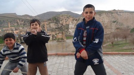 İnternetten sıkılan çocuklar eski oyunlara yöneldi