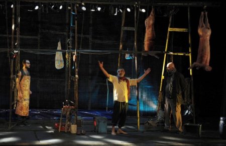 ‘İntifada’ oyunu Antalya’da sahnelendi