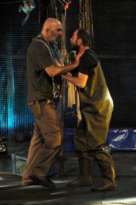 ‘İntifada’ oyunu Antalya’da sahnelendi