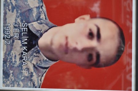 İntihar ettiği iddia edilen asker toprağa verildi