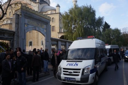 İntihar ettiği ileri sürülen emniyet amiri toprağa verildi