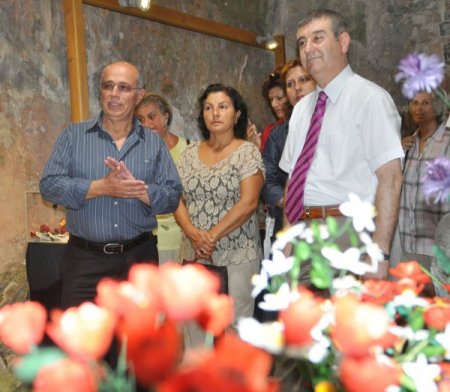 İpek dokumasının artması için kursiyerlere 15 tezgah dağıtıldı