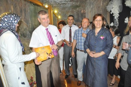 İpek dokumasının artması için kursiyerlere 15 tezgah dağıtıldı