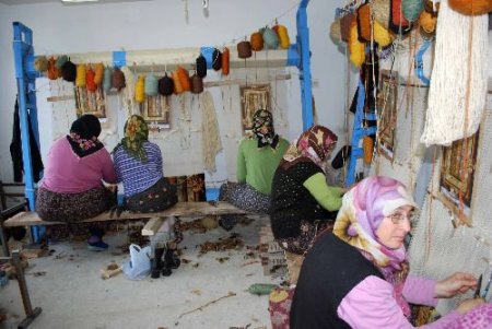 İpek Halıcılık Kursu Geçim Kaynağı Oldu