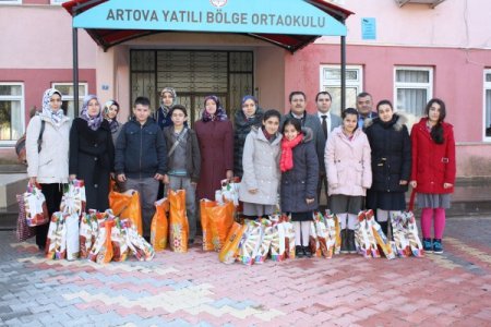İpek Koleji'nden kardeş okula destek