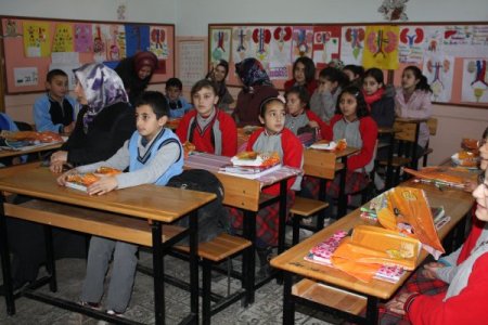 İpek Koleji'nden kardeş okula destek