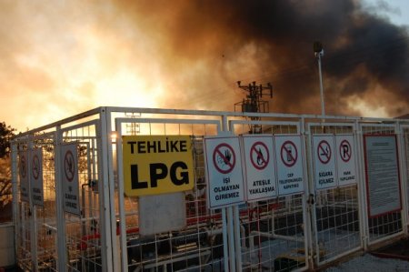 İplik Fabrikasında Yeniden Başlayan Yangın Korkuttu