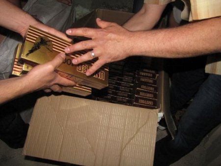 İplik yüklü kamyonla sigara kaçakçılığı