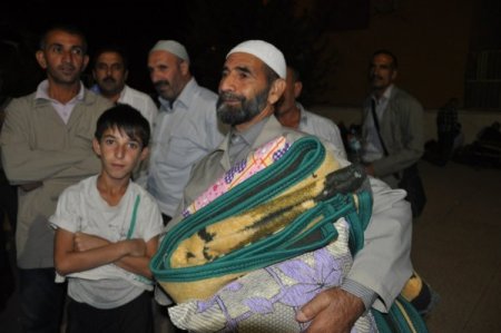 Irak'la yaşanan vize krizi nedeniyle Silopi'de bekleyen hacı adayları zorda