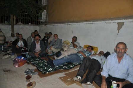 Irak'la yaşanan vize krizi nedeniyle Silopi'de bekleyen hacı adayları zorda