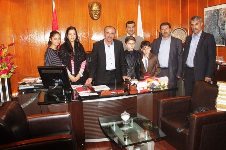 Iraklı öğrenciler Cizre Belediyesi'ni ziyaret etti