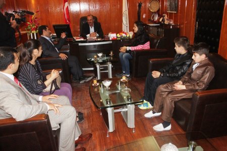 Iraklı öğrenciler Cizre Belediyesi'ni ziyaret etti