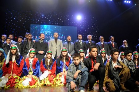 Iraklı Türk Okullarının Öğrencileri İçin Gelen Diyarbakırlılar Salona Sığmadı