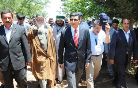 İran, Irak, Suriye Ve Türkiye'deki Alevi Dedeleri Şanlıurfa'da Biraraya Geldi