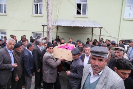 İran askerleri akaryakıt kaçakçılarına ateş açtı: 1 ölü, 1 yaralı